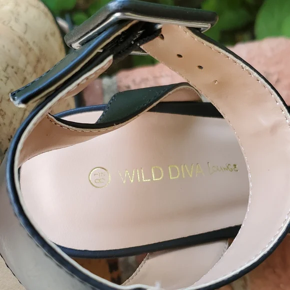 Wild diva ankle strap wedges sz. 8.5 - Picture 7 of 8